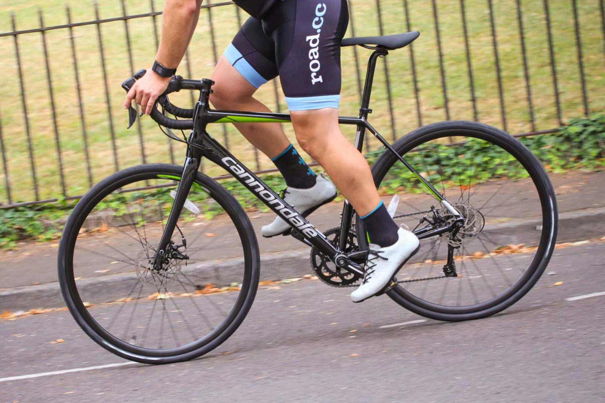 Cannondale Synapse Alloy Disc 105 SE Bici Da Corsa Endurance Ciclismo Ciclismo